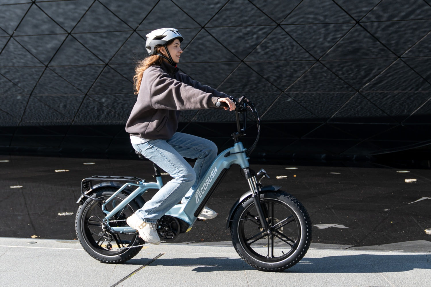 ECO R6: The Perfect Commuter E-Bike for Everyone